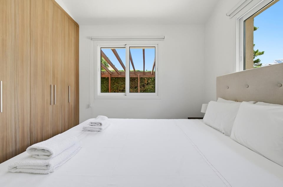 Double size bed