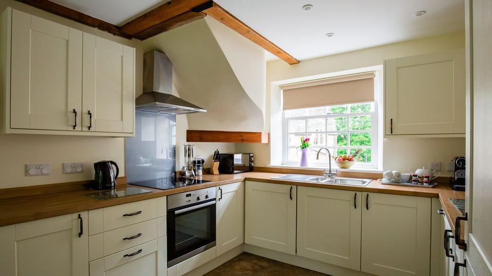 Kitchen, Prince Rupert at Sudeley Castle, Bolthole Retreats
