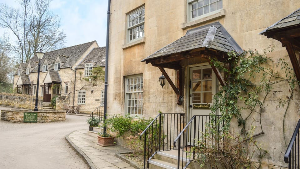 Princess Elizabeth at Sudeley Castle, Bolthole Retreats