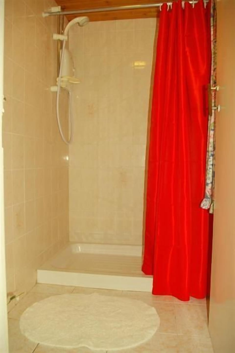 separate shower room