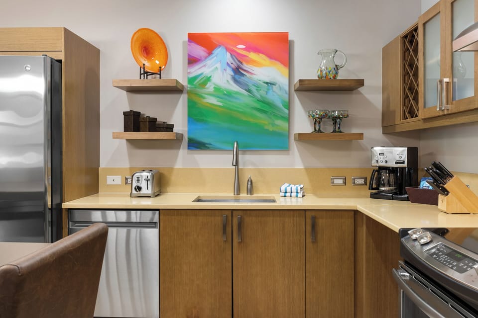 Dining-1br-avon-cw-1br-pres-ada-in-003