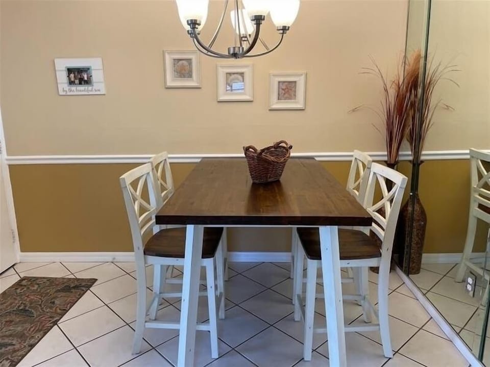 Dining Area 1