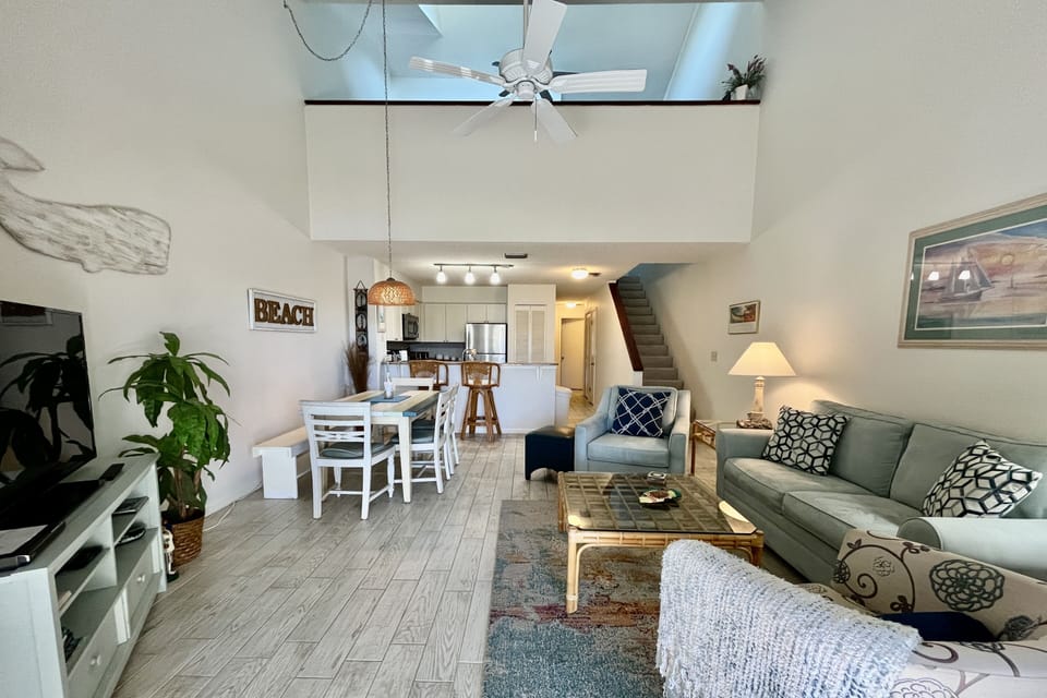 Living/Dining area