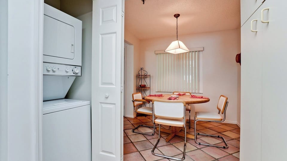 Washer/Dryer Closet & Breakfast Nook