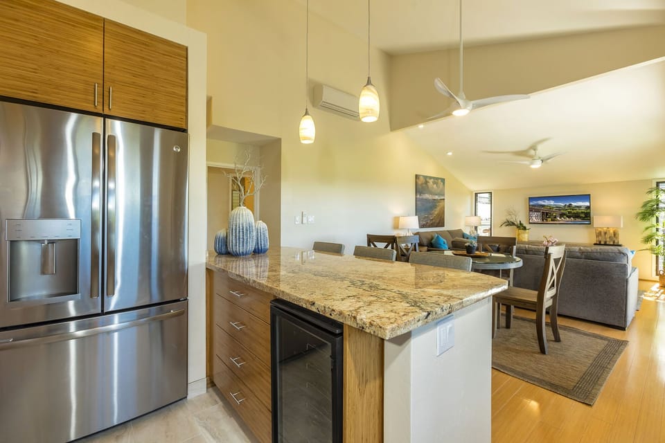 Bar in the Kitchen~ perfect for entertaining! 
