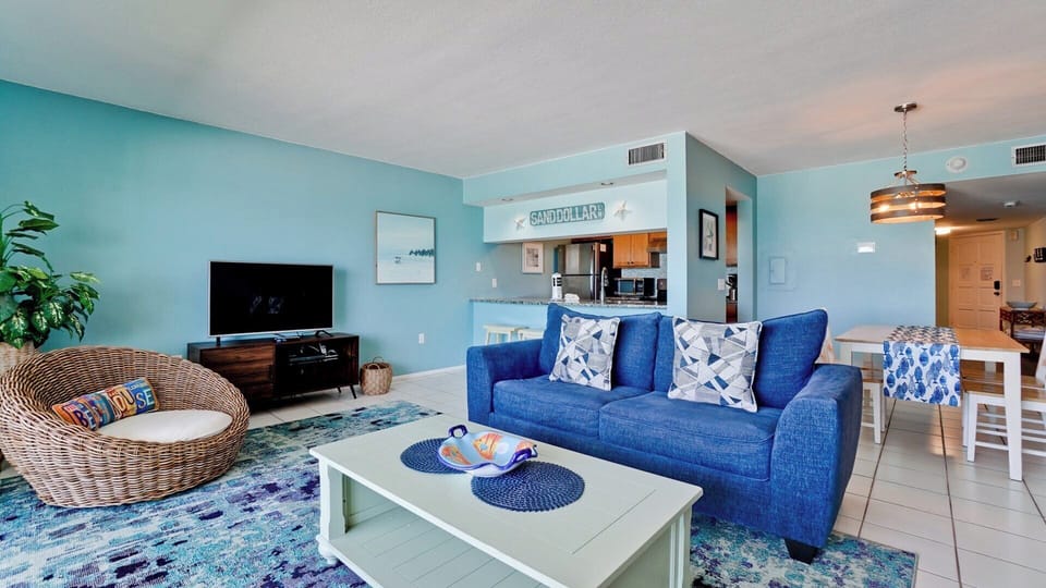 Living Room/Dining/Kitchen