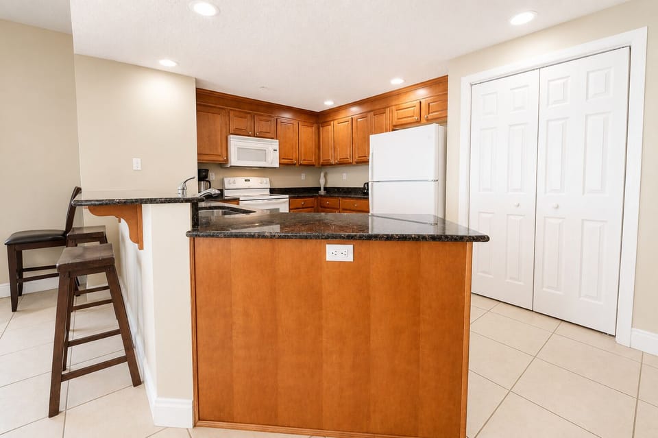 Fully Stocked Kitchen