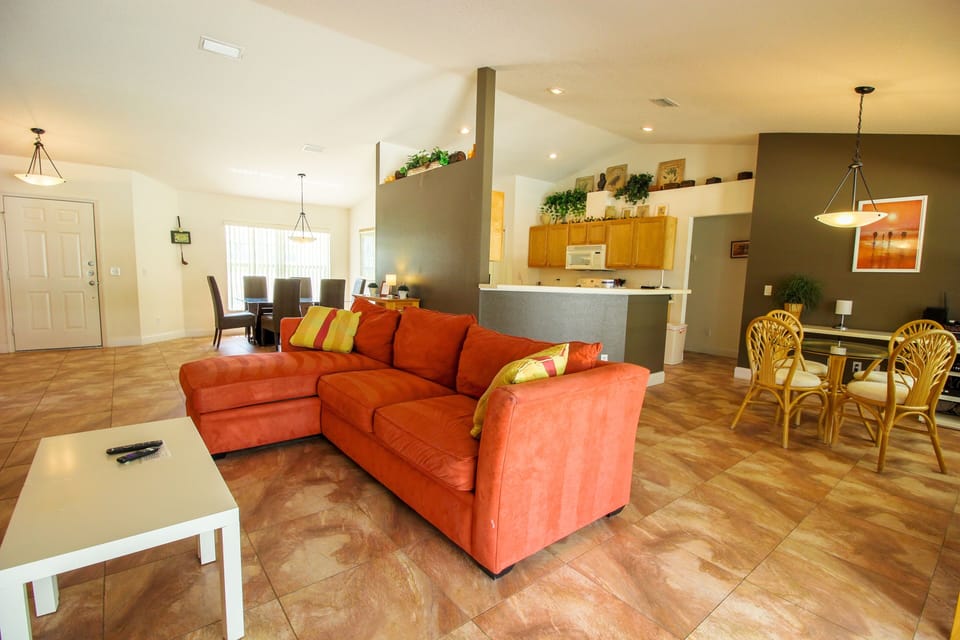 Couch, Furniture, Flooring, Indoors, Room