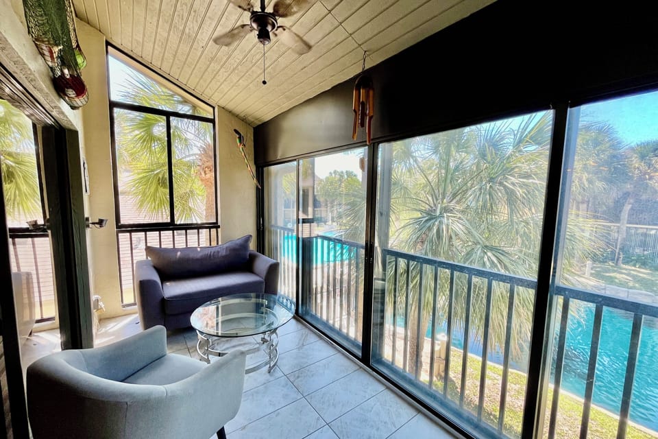 Enclosed lanai