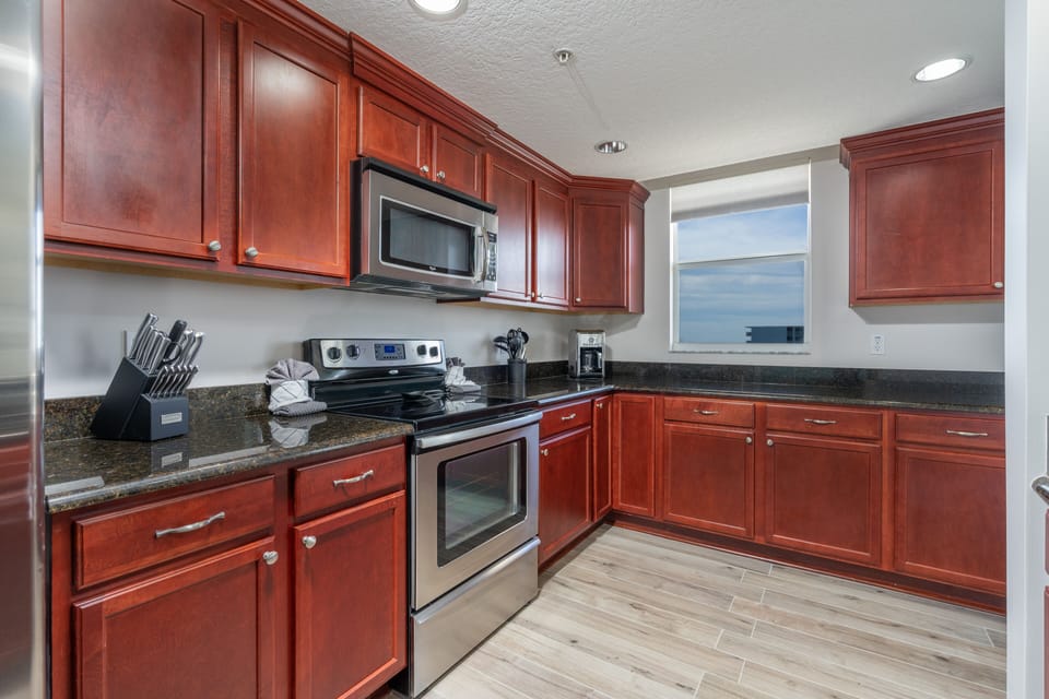 Fully Stocked Kitchen