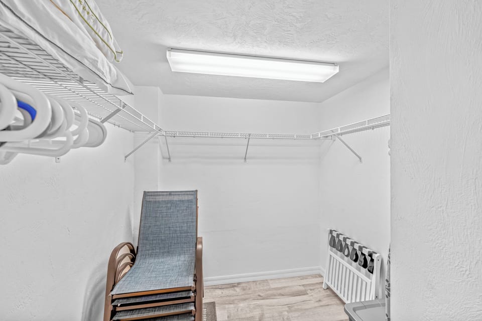 Primary Bedroom Closet