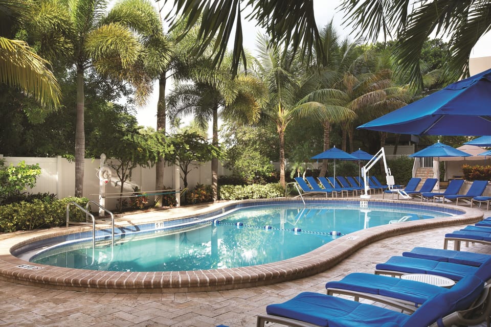 Santa_Barbara_pool