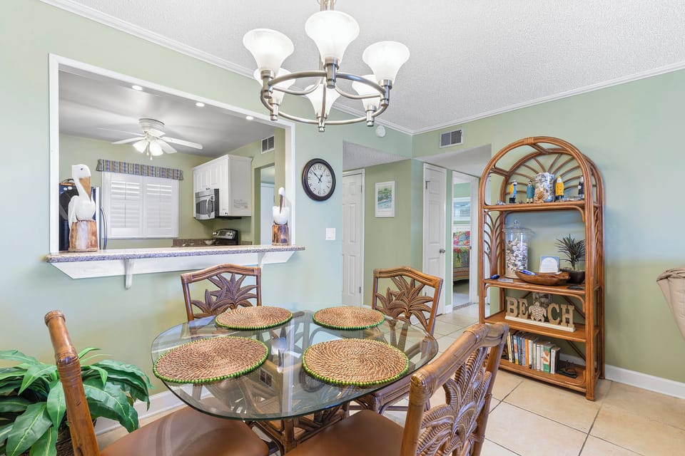 Dining table seating