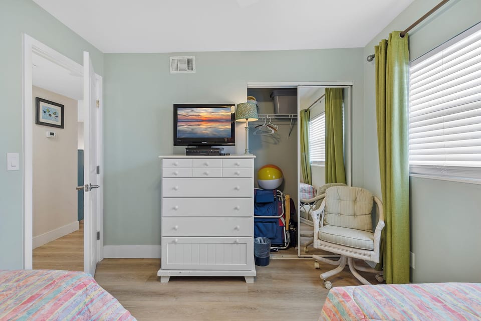 Guest bedroom