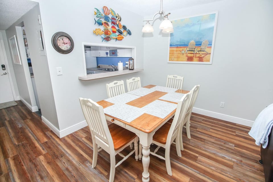 Dining table for 6