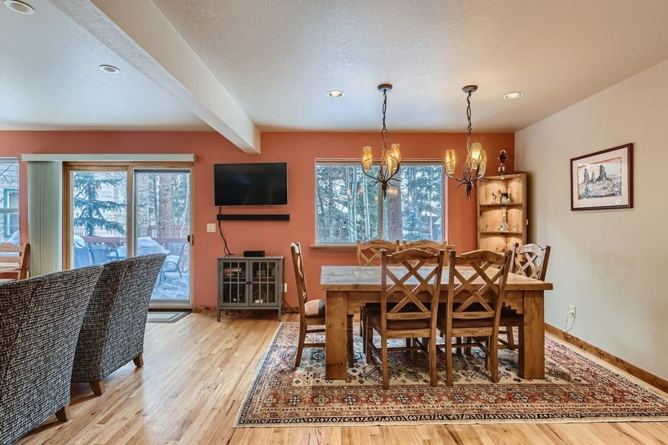 GD660A Dining Area