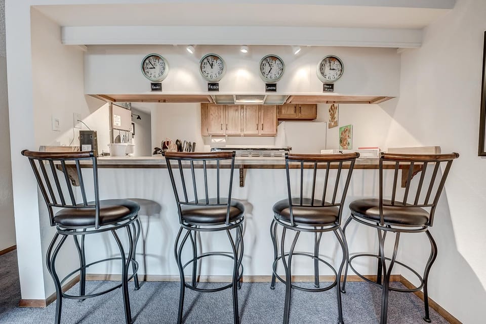 MS229E Dining Area