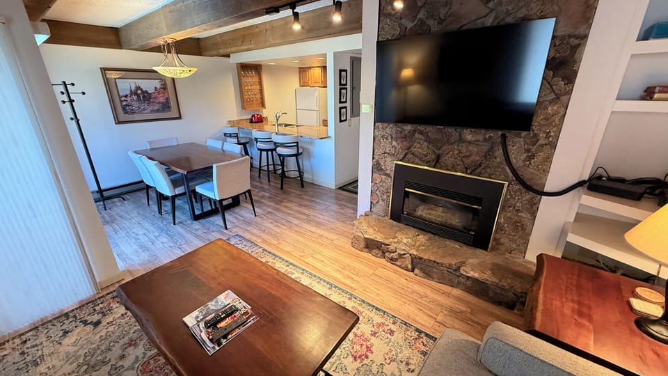 Living Area witb Gas Fireplace