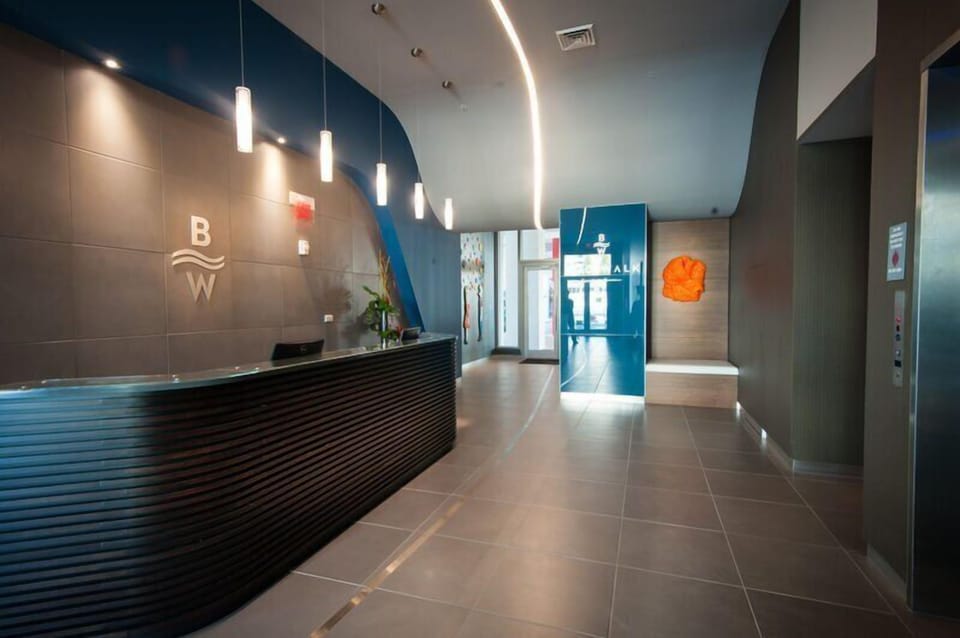 24/7 hour front desk and internet access.