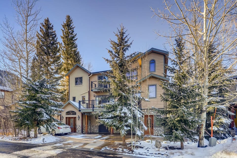 Streamside Exterior