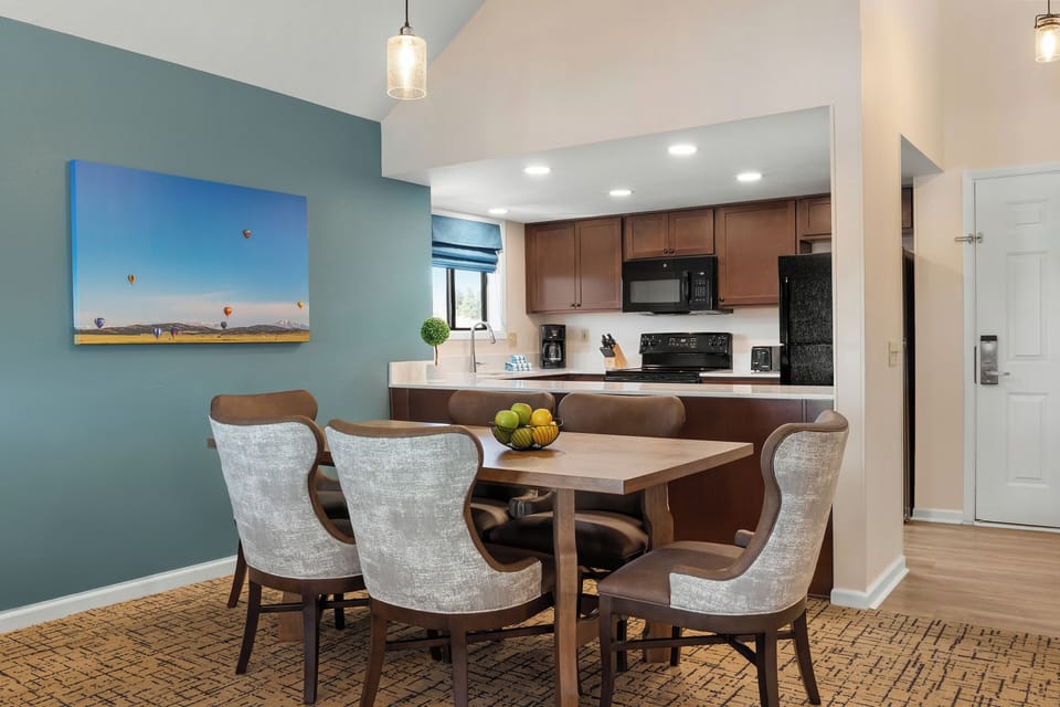 Two-Bedroom-Deluxe-Dining-Area-Masters-Place-Pagosa