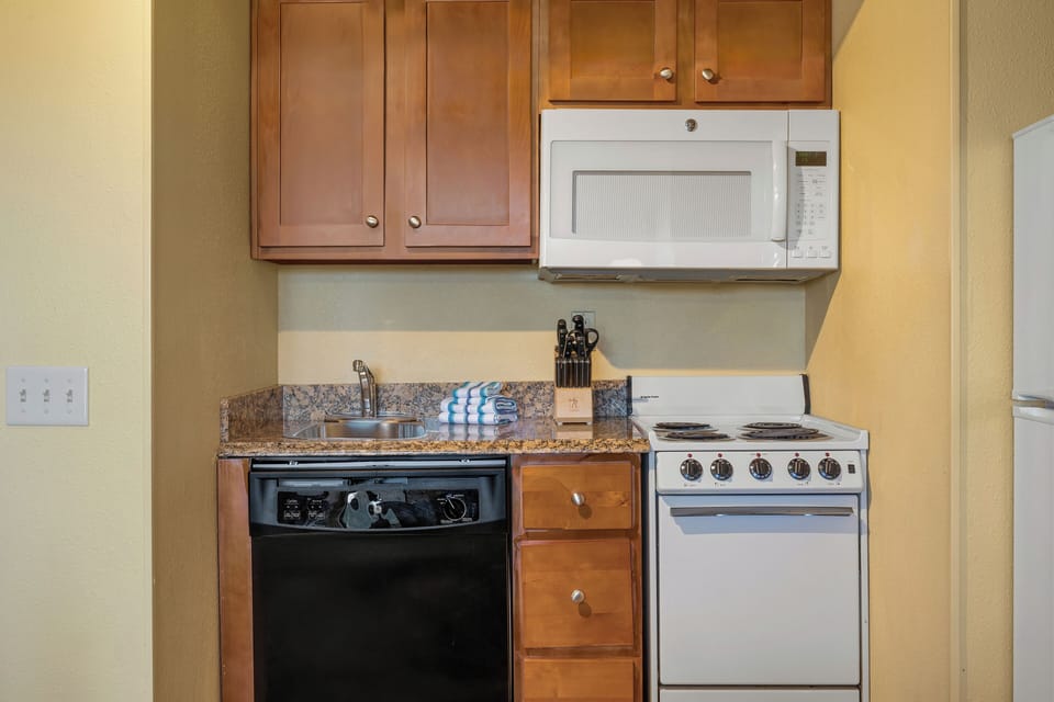 One-Bedroom-Kitchen-Village-Point-Pagosa