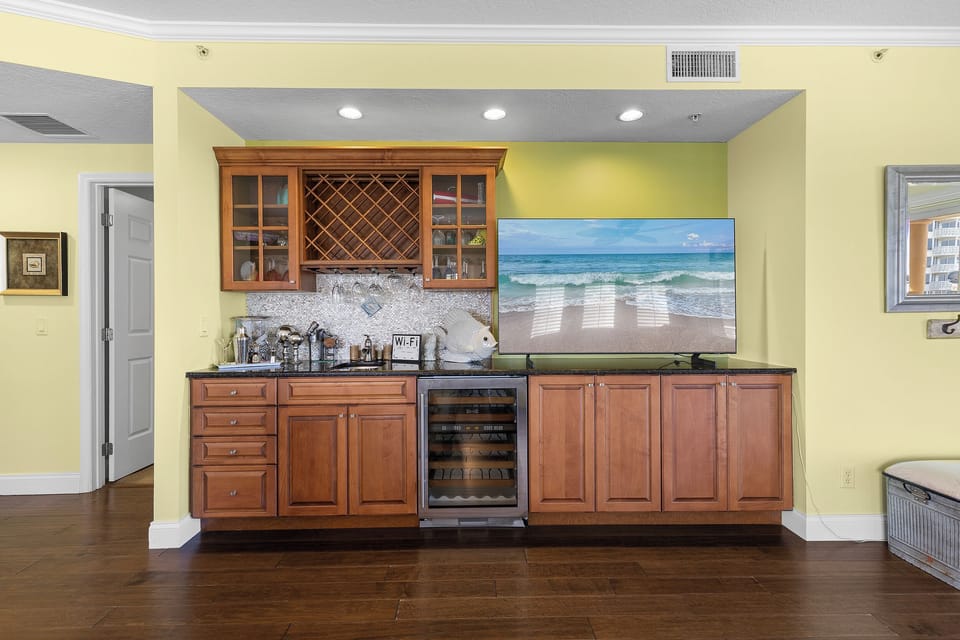 Wet Bar with Wine Cooler