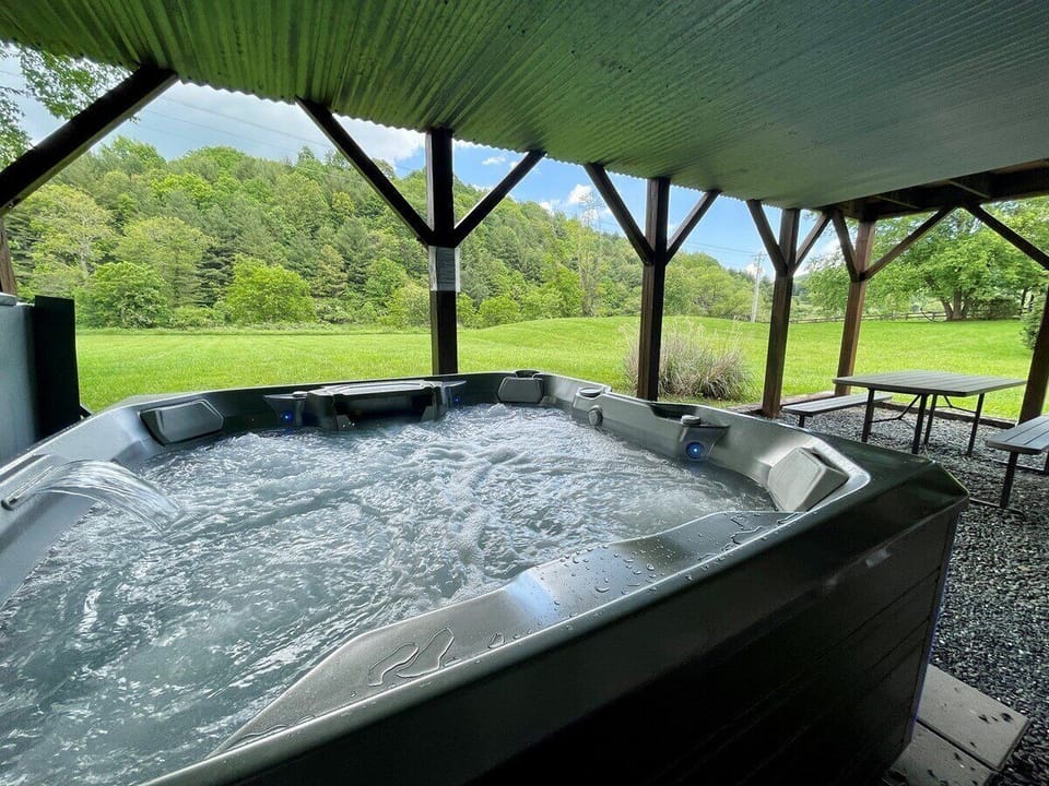 Hot Tub & Picnic Table