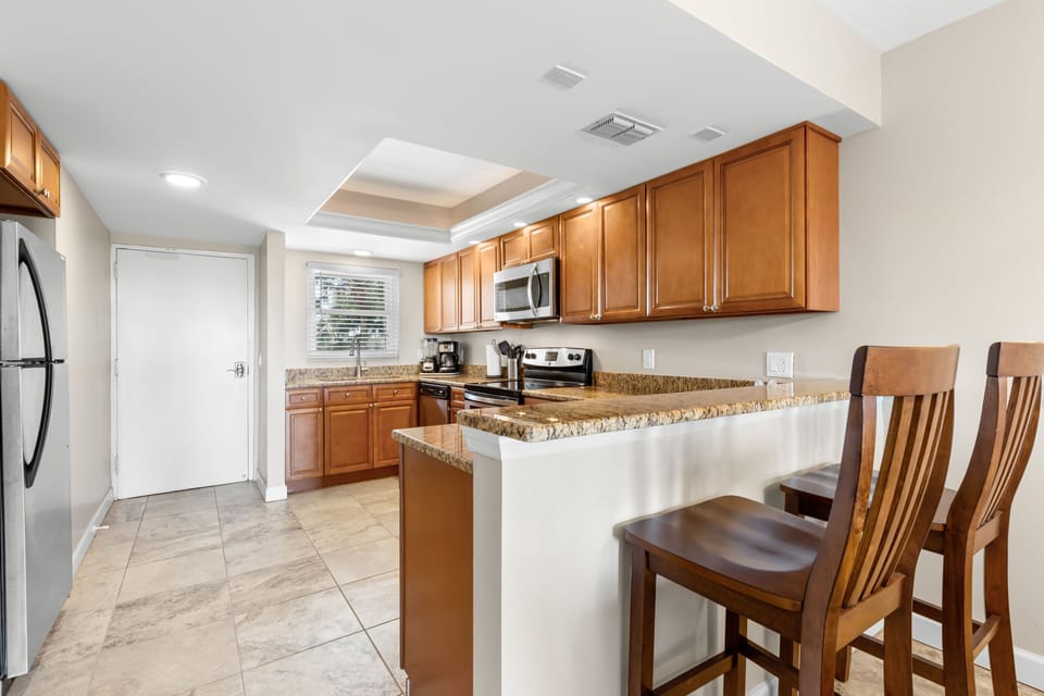 Kitchen and bar area
