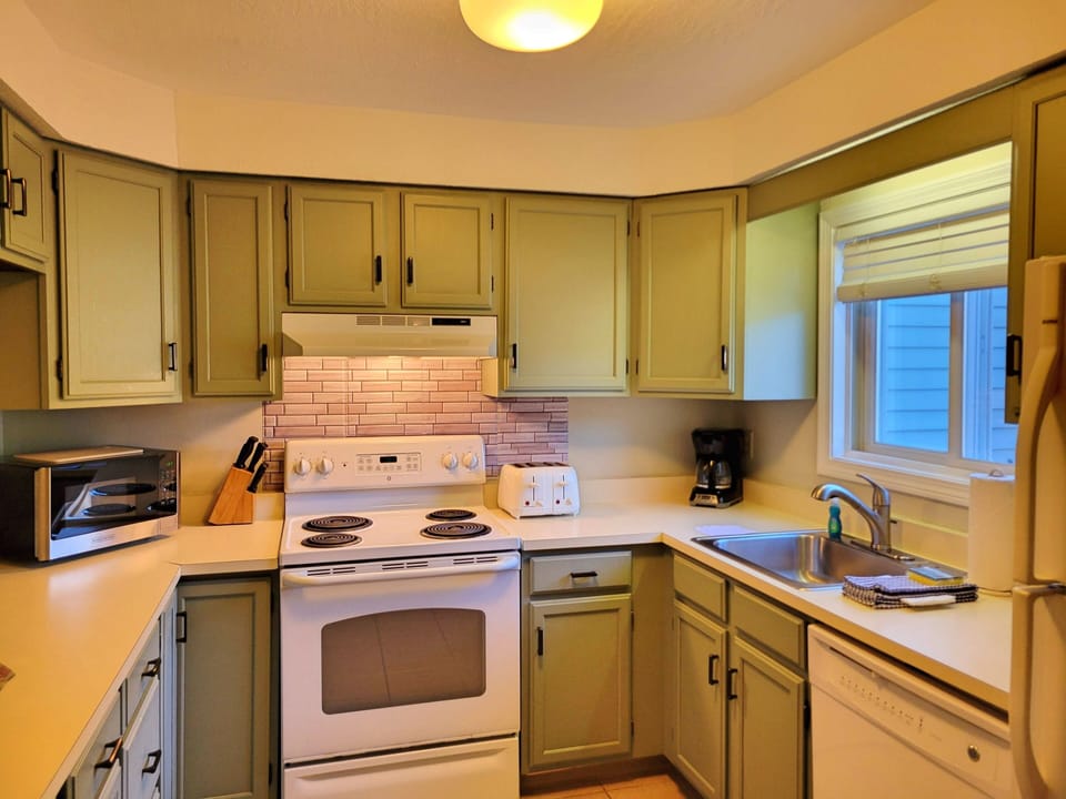 Main kitchen view