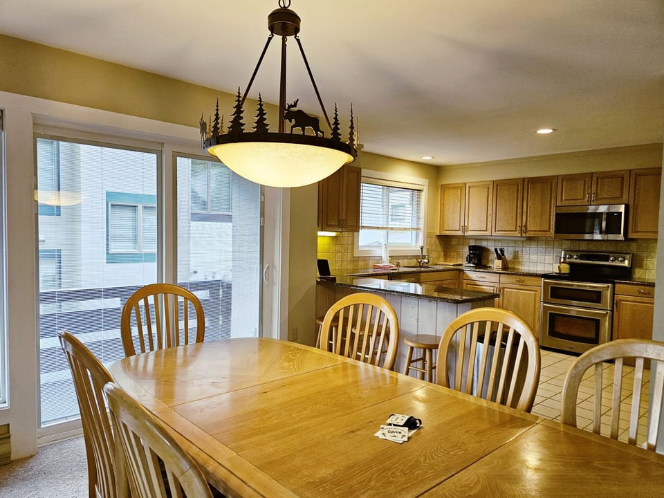 Dining area toward kitchen