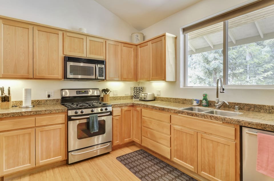 Fully stocked kitchen