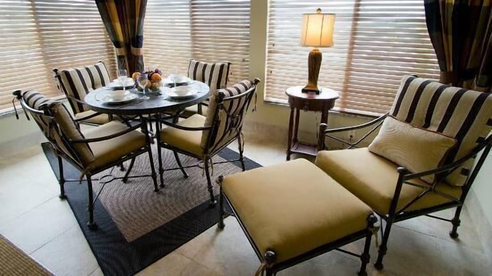 The Suites at Fall Creek Dining Area8_1