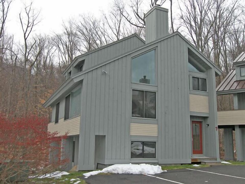 Outside - Early winter view of the outside of Clearbrook 7.