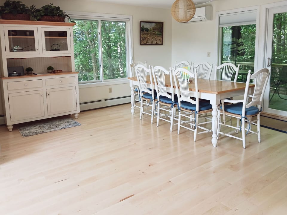 Dining Area with AC