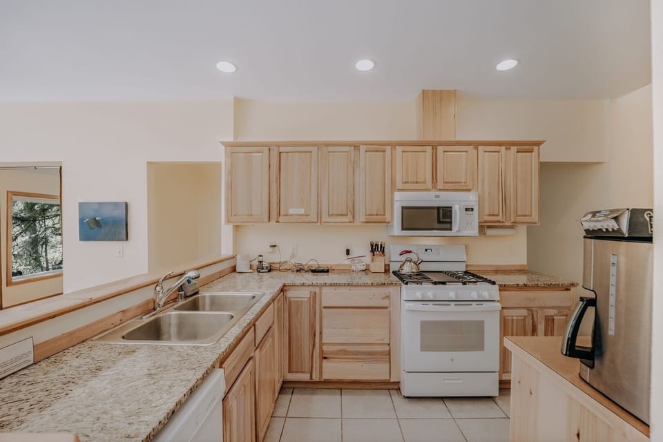 Indoors, Kitchen, Sink, Microwave, Oven