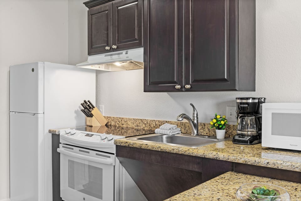 One-Bedroom-ADA-Kitchen-Worldmark-Havasu-Dunes