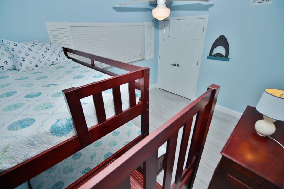Guest bedroom