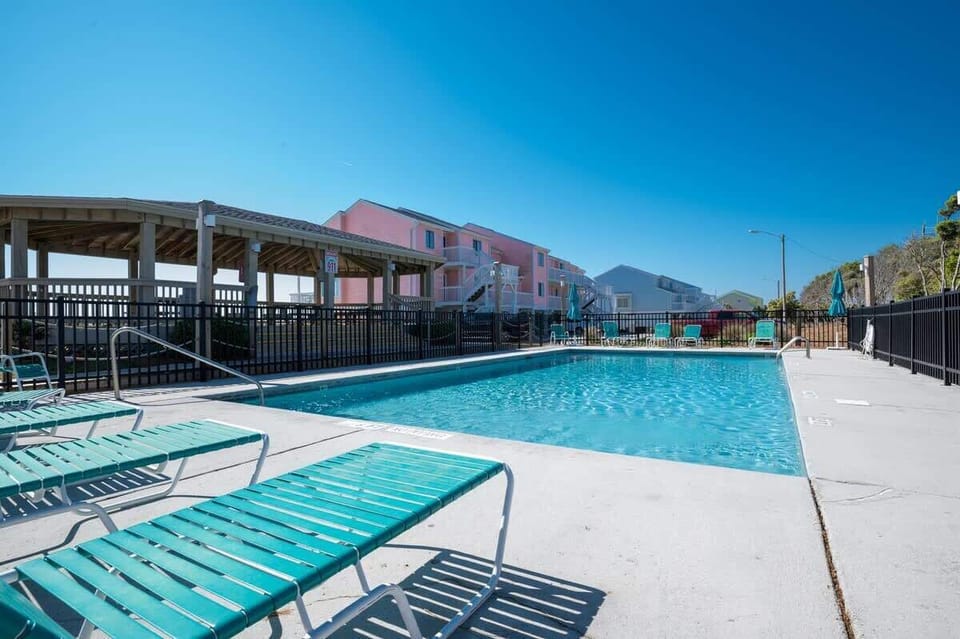 Ocean Dunes features Multiple Pools