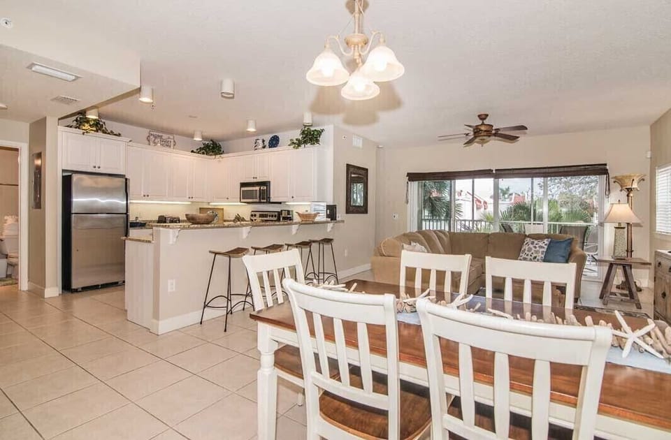 Dining Area/Kitchen