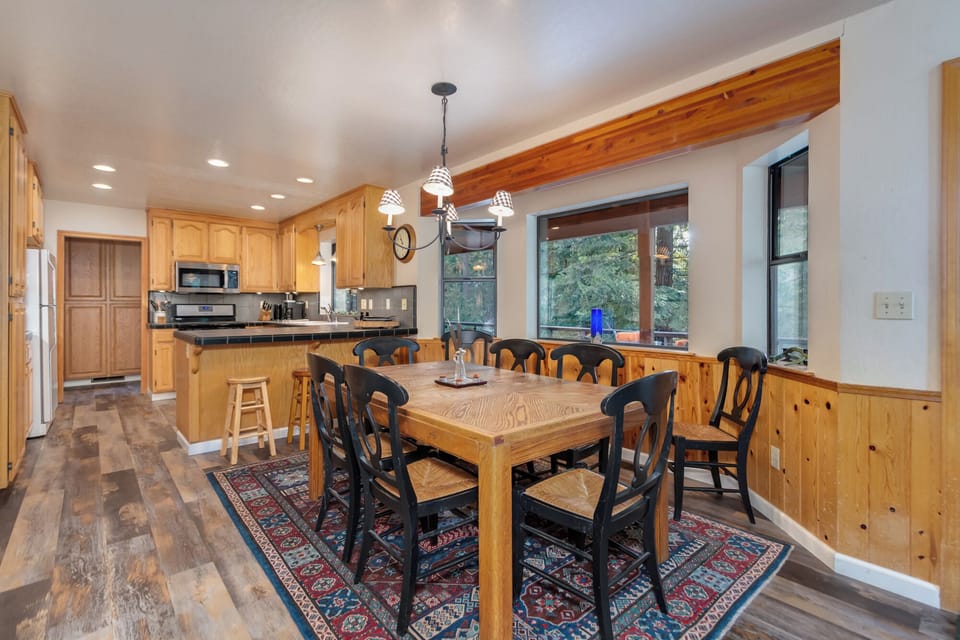 Dining Area 2