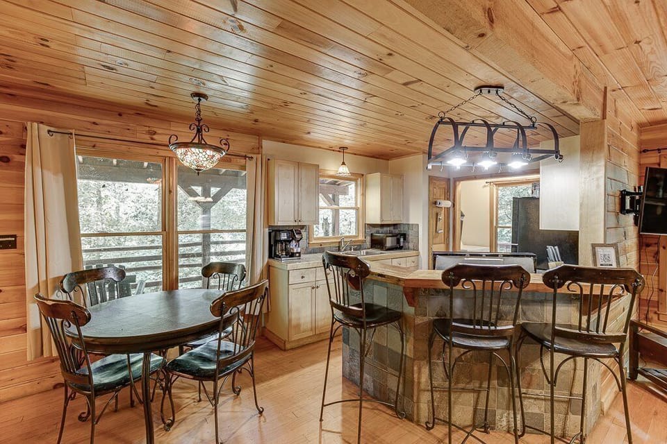 Kitchen bar