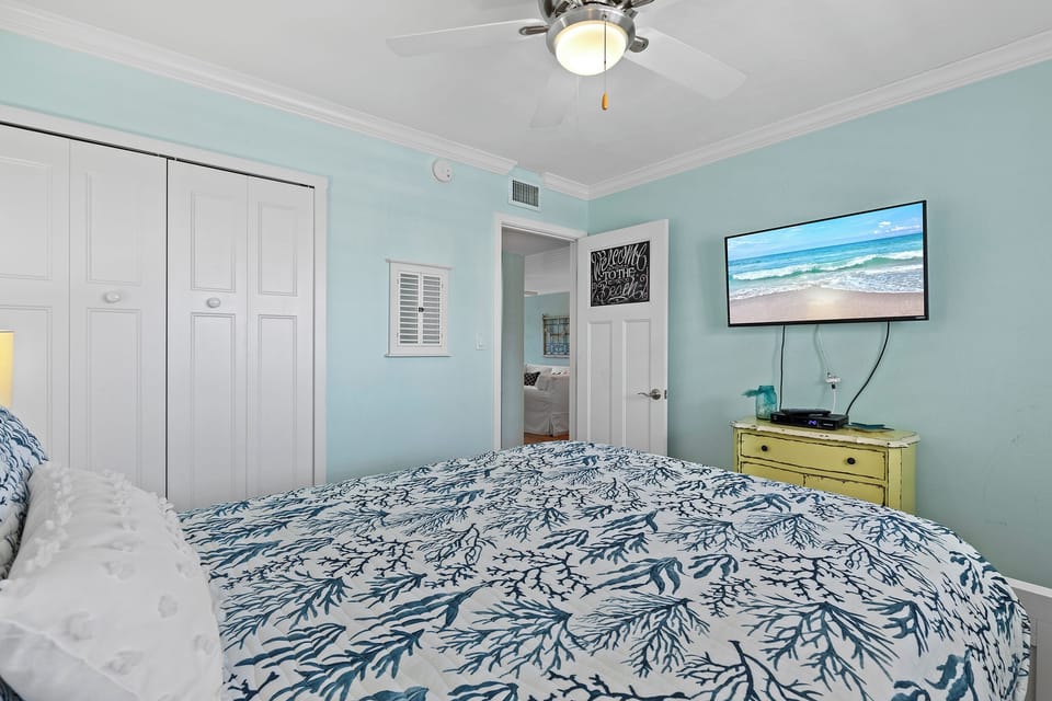 Guest bedroom