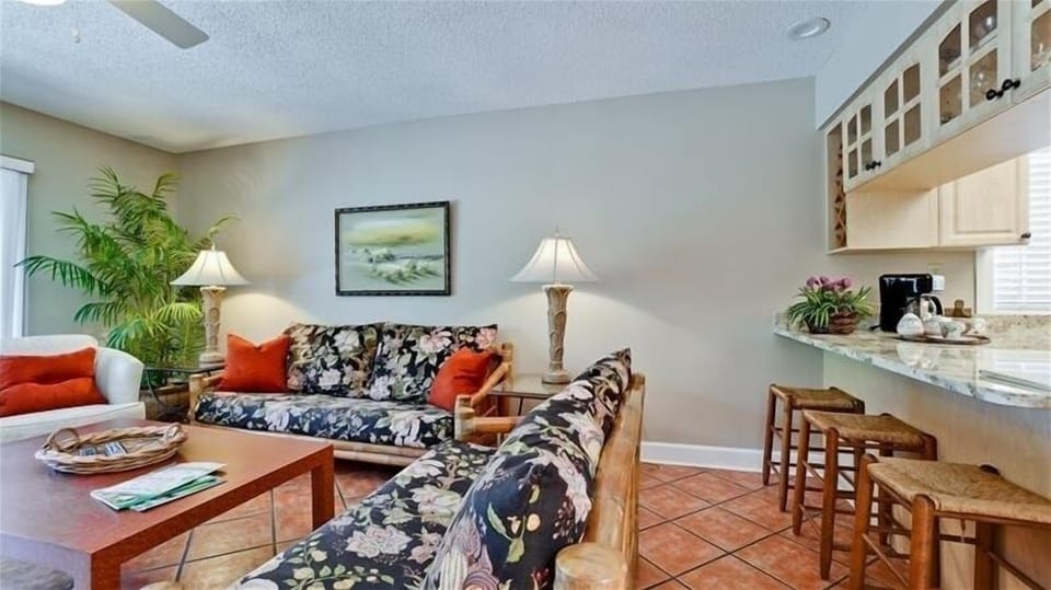Living Room & Breakfast Bar
