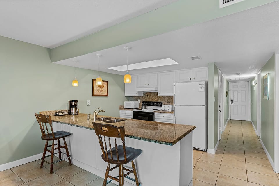 Eat at kitchen counter available too