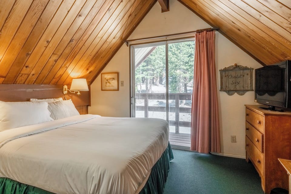 Chalet 6 upstairs bedroom