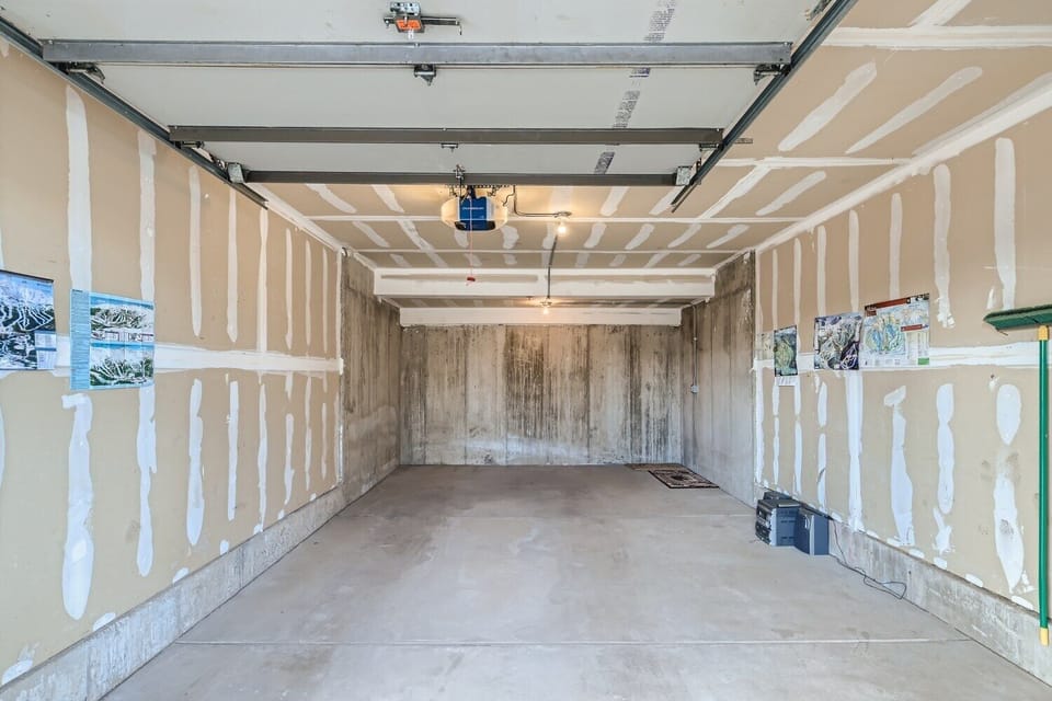 LF201F Private Garage