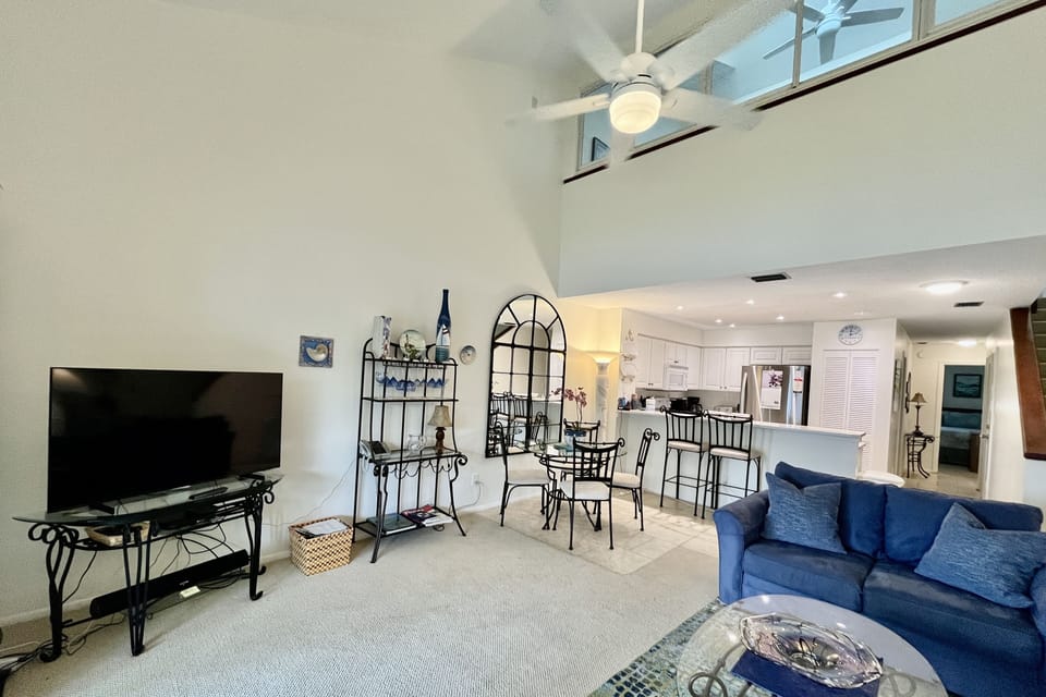 Living/Dining area