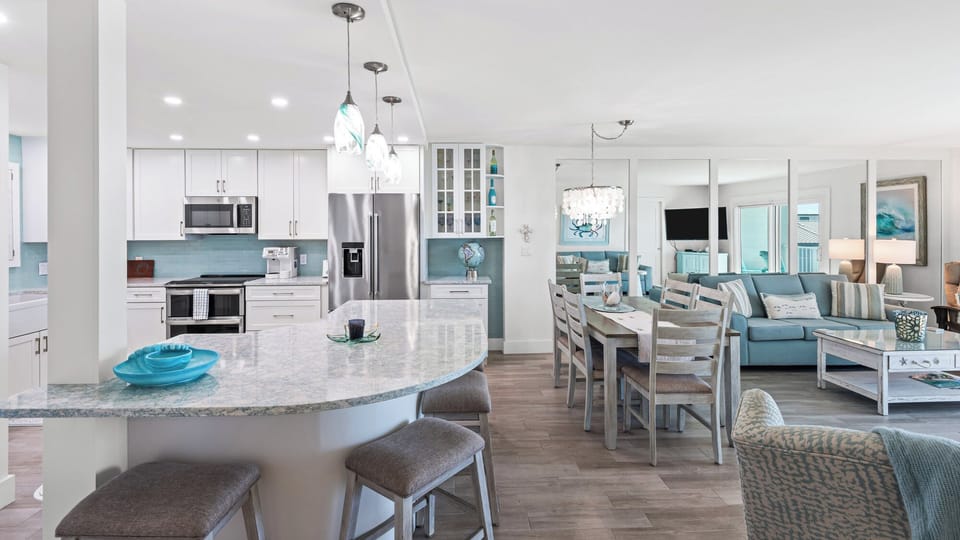 Sand Cliffs 509 - Kitchen & Dining Area