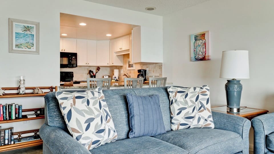 Living Room/Kitchen